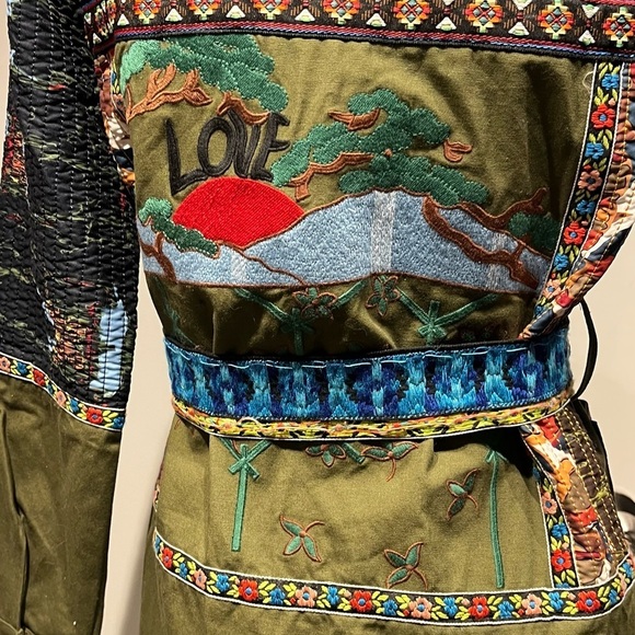 Adore Green Military Field Jacket with Vintage Aesthetic - Picture 12 of 16